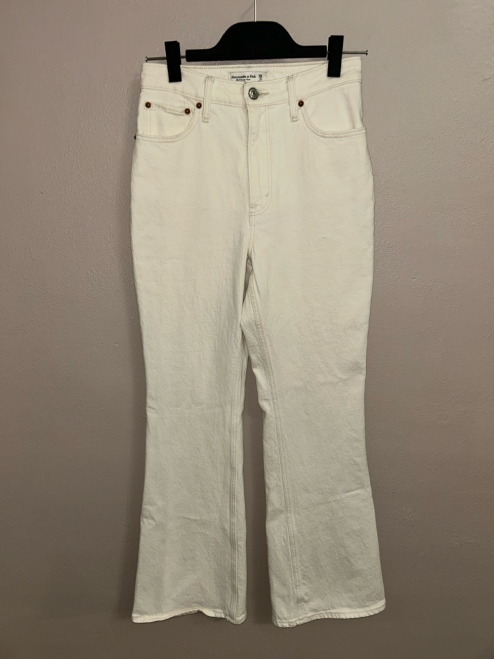Abercrombie & Fitch the vintage flair, high-rise Cream High-Rise Flare Jeans
